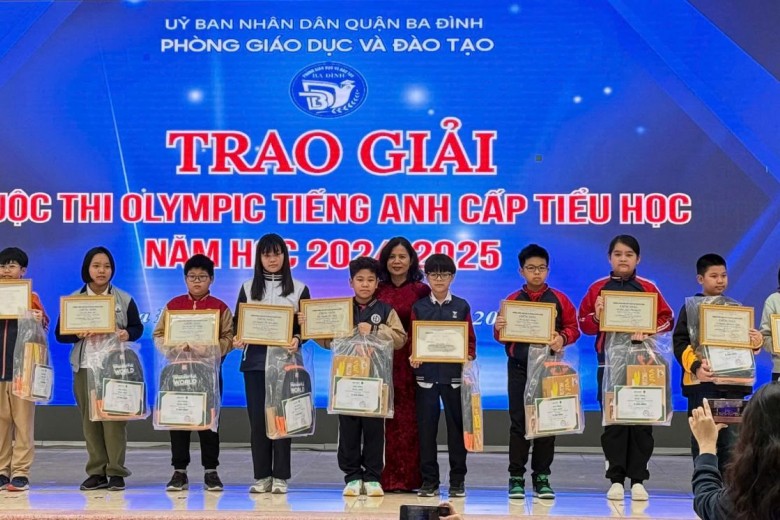 Chúc mừng học sinh khối 5 đạt thành tích xuất sắc tại Olympic Tiếng Anh cấp Quận! 